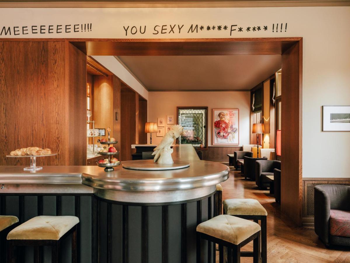 Boutique Hotel Chateau Royal Berlin Luaran gambar The bar at the Standard East Village