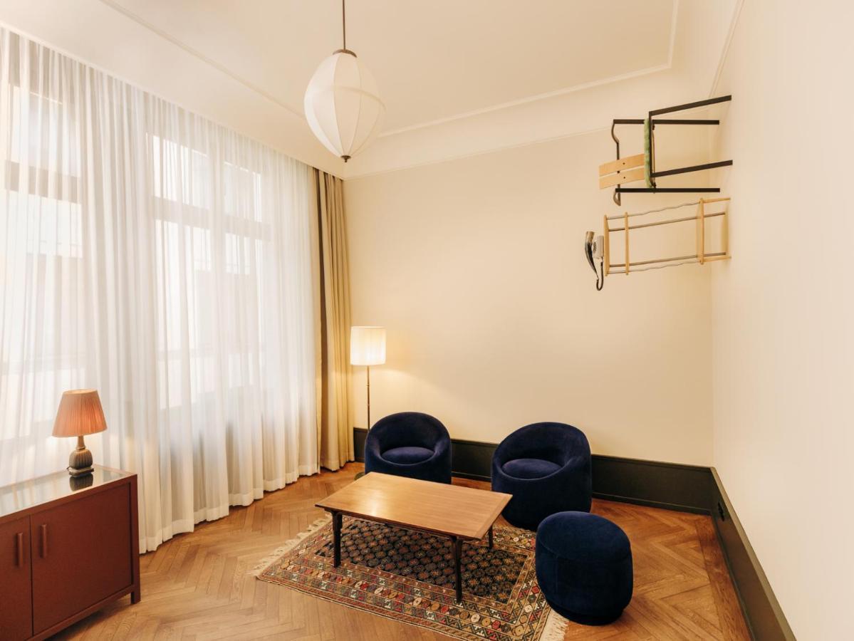 Boutique Hotel Chateau Royal Berlin Luaran gambar A room at the Hotel Axelmannstein