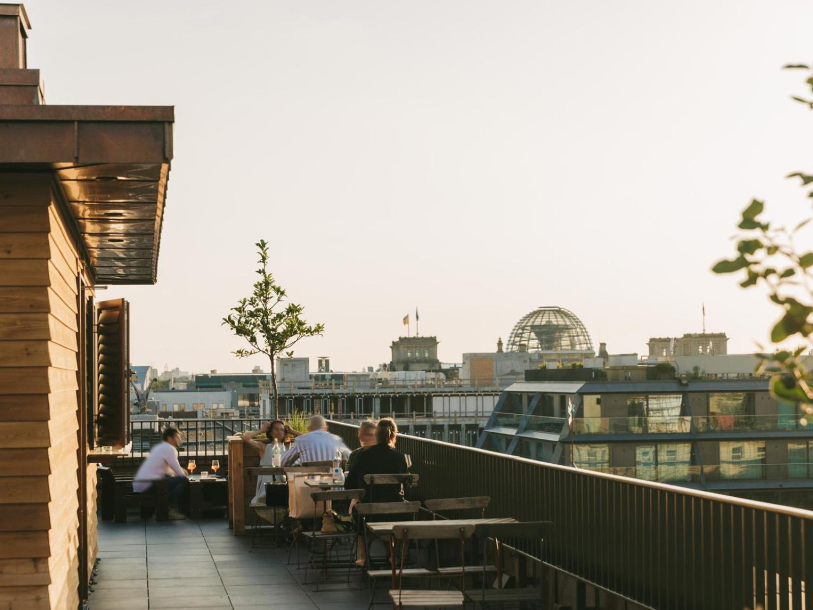 Boutique Hotel Chateau Royal Berlin Luaran gambar The rooftop bar at the Standard London