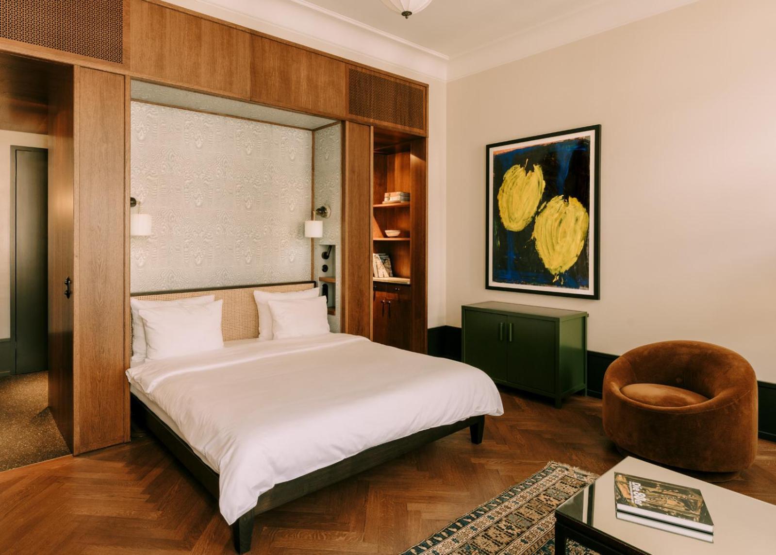 Boutique Hotel Chateau Royal Berlin Luaran gambar A bedroom at the hotel